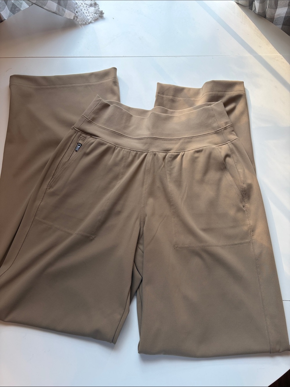 Athleta Beige/Tan extra small pants